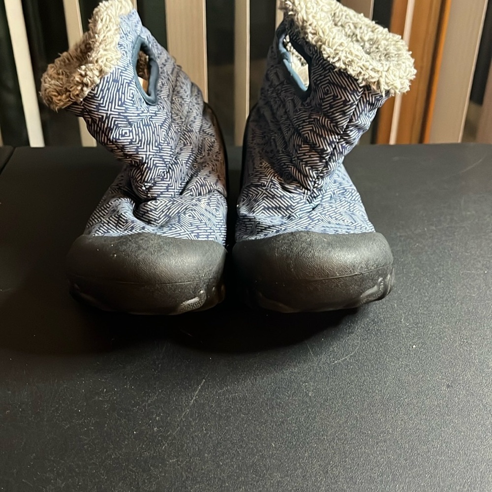 BOGGS Youth Blue Patterned Winter Boots